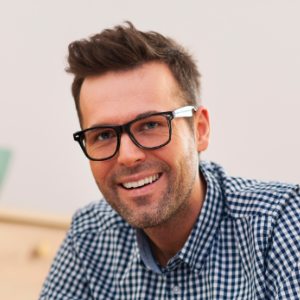 HOME testimonial circle face04.jpg